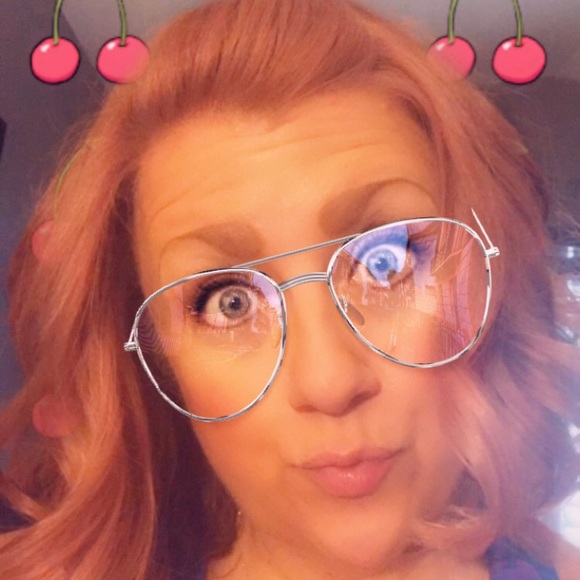 Meet your Posher, Julie - Picture 2 of 8